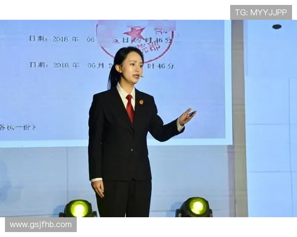 张静的足球旅程：从青涩少女到职业球员的心路历程与成长故事