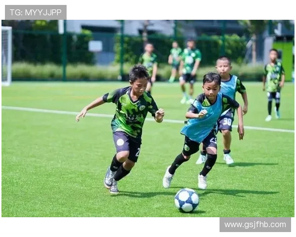 梦中偶遇足球明星训练场景感受激情与梦想的碰撞